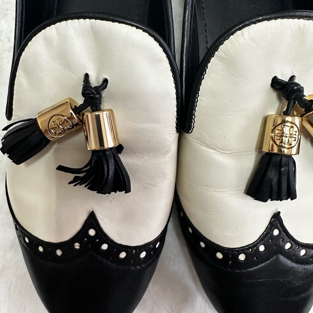 Tory Burch Two-Tone Black and White Flats - Picture 5 of 7